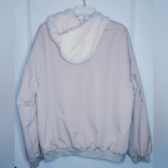 Cream reversible jacket - Picture 2 of 2